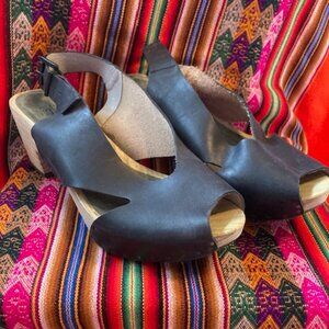 Vialis Black Peep Toe Clogs SZ 38 Like new